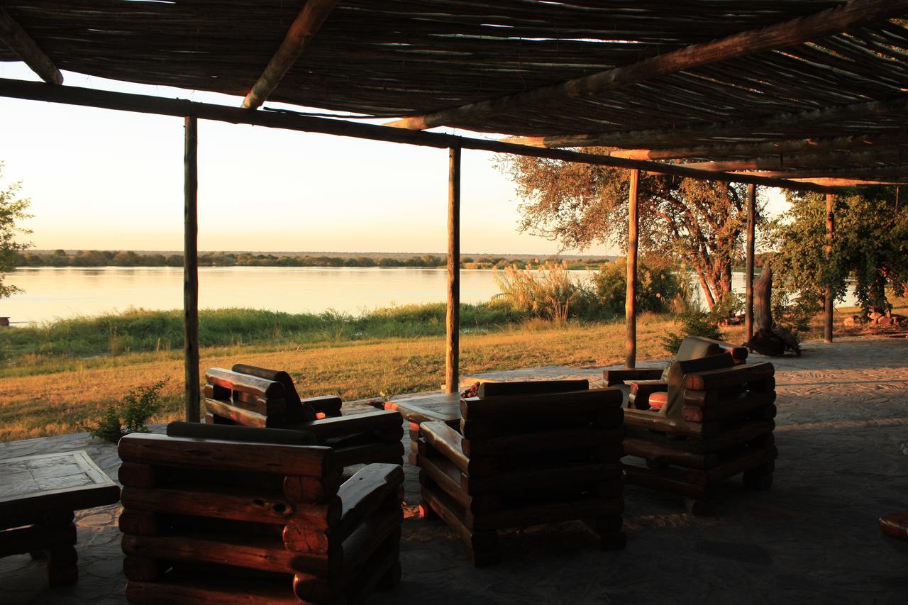 Big 5 Toro Lodge Kasane Exteriör bild