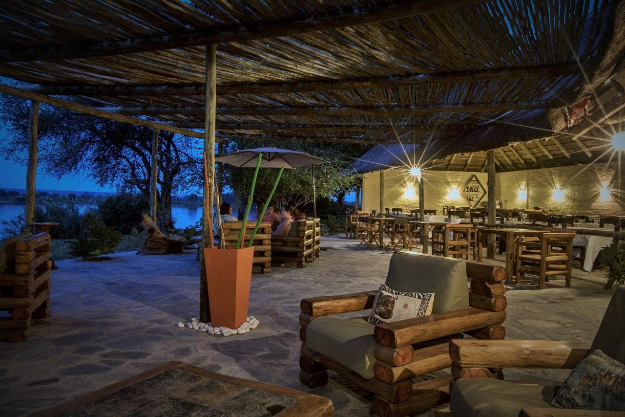 Big 5 Toro Lodge Kasane Exteriör bild